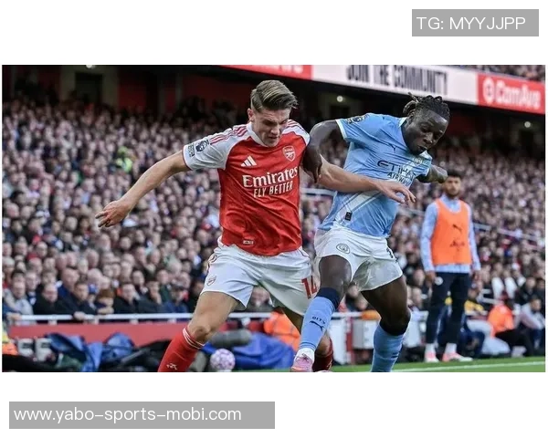 福登与19岁小将格雷合影庆祝晋级半决赛恭喜他首次亮相表现出色